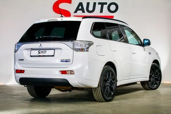 Mitsubishi Outlander161000, Plug-in Hybrid, Automată
