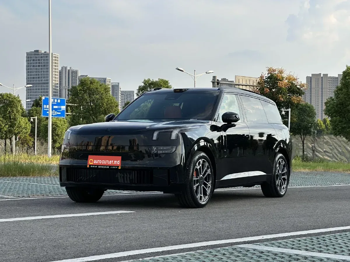 Lynk & Co 900 (4x4) 2025