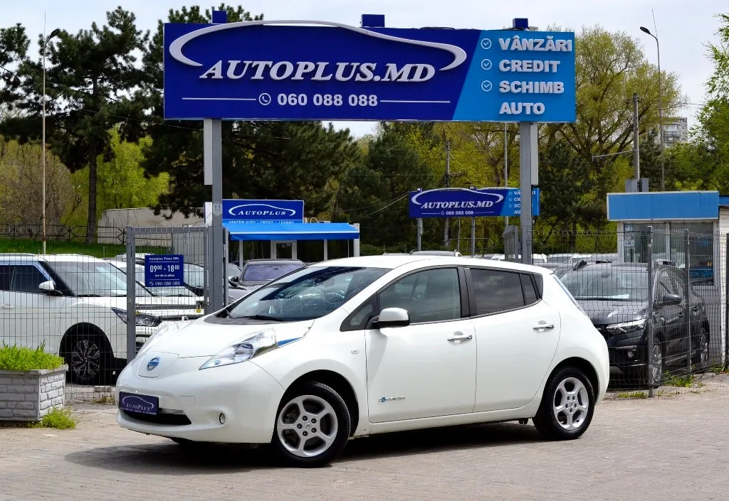 Nissan Leaf Accenta