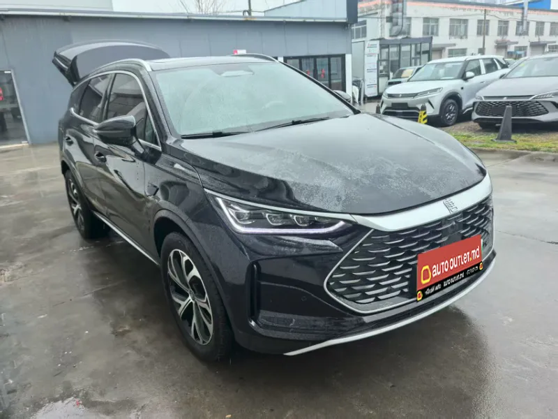 BYD Tang (Față) 2025